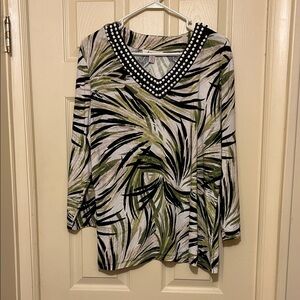JM Collection Green and Black Leaf V-Neck Top